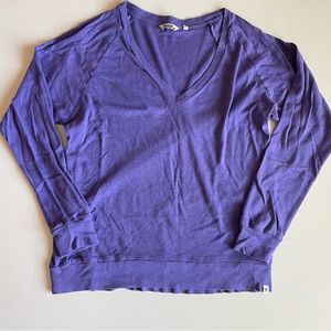 💚3/$15💚 TNA | XSMALL | purple vneck long sleeve tshirt | relaxed fit